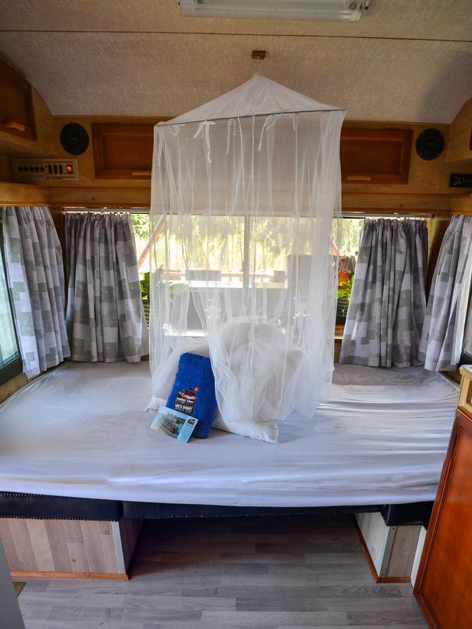 Maggie May House Boat - Colchester - 5Km From Elephant Park Exterior photo