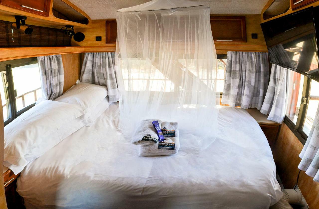 Maggie May House Boat - Colchester - 5Km From Elephant Park Exterior photo