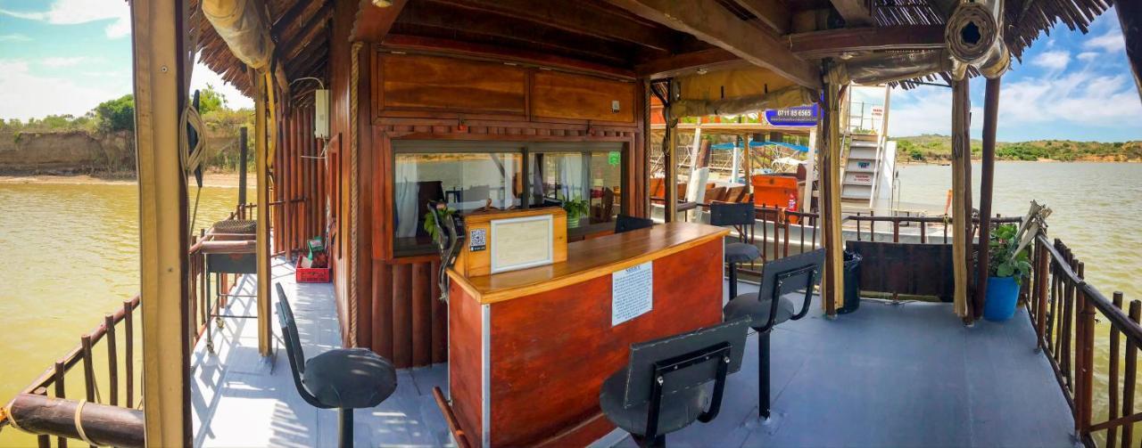 Maggie May House Boat - Colchester - 5Km From Elephant Park Exterior photo